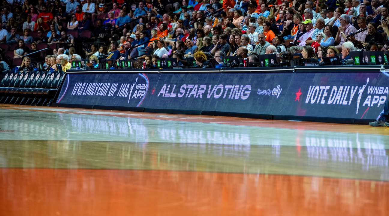 TOP1体育入口 - WNBA 全明星选秀花絮：Weatherspoon 与 Cooper 选边，Bueckers 与 Clark 成焦点 - TOP1体育 文章头图